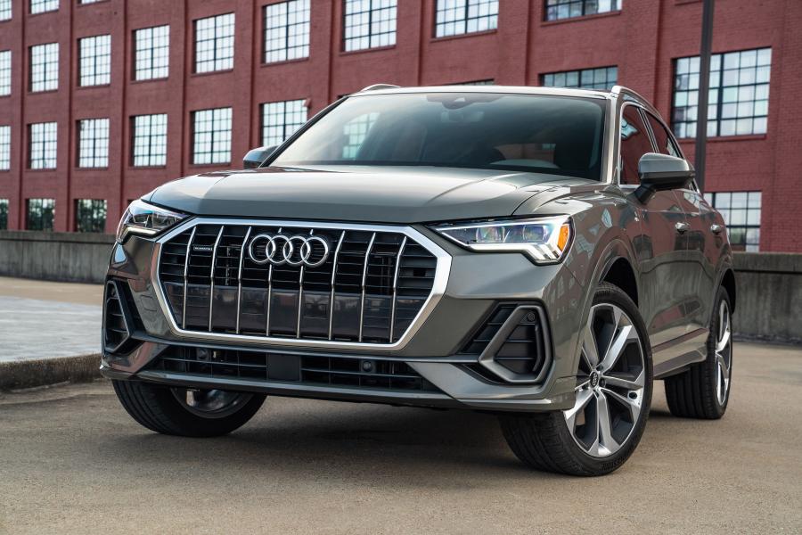  Audi Q3 2.0 TFSI Quattro S-Line 2019 года  (NA) (фото 39 из 42)